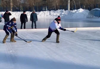 Открытый турнир по хоккею на валенках прошёл в Новосибирске