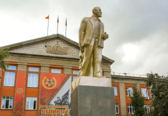 Новый памятник Ленину открыли на левом берегу