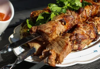 Шашлык вместо бургера: советы студентам от нутрициолога из Новосибирска