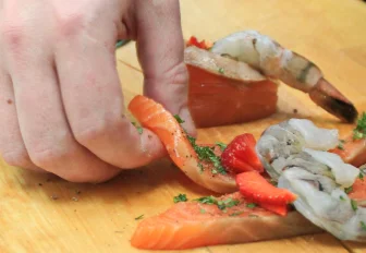 Отравившую 25 человек службу доставки на Шлюзе закрыли до 18 февраля