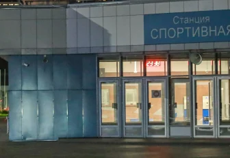 Тяжёлые двери станций новосибирского метро заменят на более безопасные