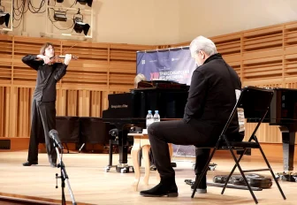 Репин проводит мастер-курсы для музыкантов из Новосибирска и Китая