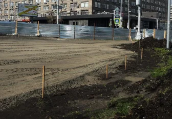 Город без окраин: подозрительную стройку развернули на площади Лыщинского