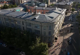 На ремонт крыши новосибирского главпочтамта заложили 15 миллионов