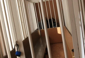 Сибиряка арестовали за фото чёрного торта с воровской символикой