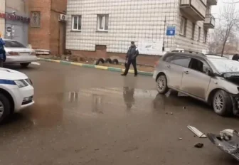 «Тойота» впечаталась в дерево на левом берегу — есть погибший