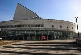 Почти 20 млн потратят на ремонт гардероба в новосибирском театре «Глобус»