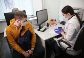 Новосибирцев зовут пройти диспансеризацию на новогодних каникулах