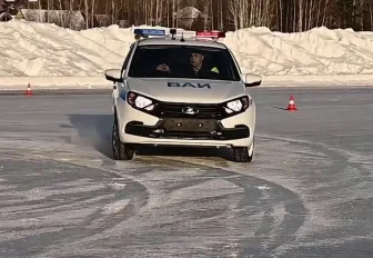 Водительское мастерство показали военные автоинспекторы в Новосибирске