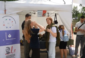 «Марафон единства»: подростки примерили бронежилеты в Бугаков-парке