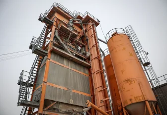 Новосибирские асфальтобетонные заводы проверяют перед началом сезона