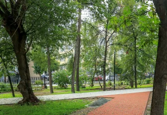 Дополнительных рабочих вывели на реконструкцию Первомайского сквера