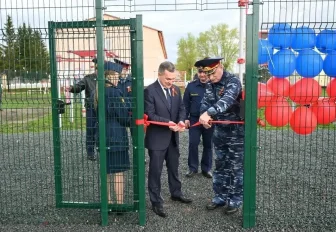 Спортивную площадку открыли в новосибирской воспитательной колонии