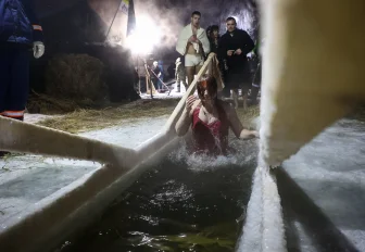 Итоги крещенских купаний: в прорубях побывали 8497 новосибирцев