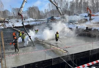 Для мощнейшего резервуара в Клюквенном обустроили плиту перекрытия