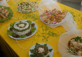 Как не отравиться «прошлогодним» салатом, рассказал гастроэнтеролог