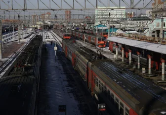 Забытые зубные протезы и медаль вернули на вокзалах новосибирцам