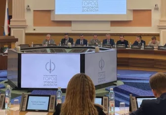 Мэр Кудрявцев познакомил депутатов нового созыва с работой департаментов