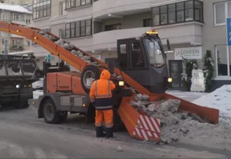 Тысячи КамАЗов снега вывезли из Новосибирска за минувшие трое суток