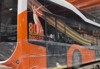 О скором прибытии в город оранжевого троллейбуса сообщил мэр Кудрявцев