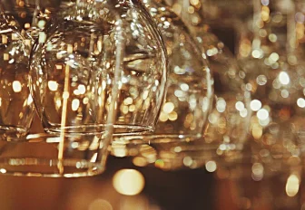 Жительница Новосибирска требует полмиллиона за отказ в посещении бара