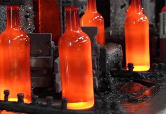 «Ломаем окна и качаемся на стёклах»: заводы осваивают промтуризм на ощупь