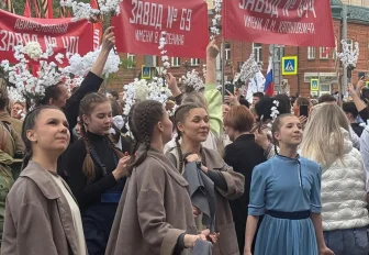 «И город узнал о Победе»: новосибирцы встретили утро на площади Свердлова