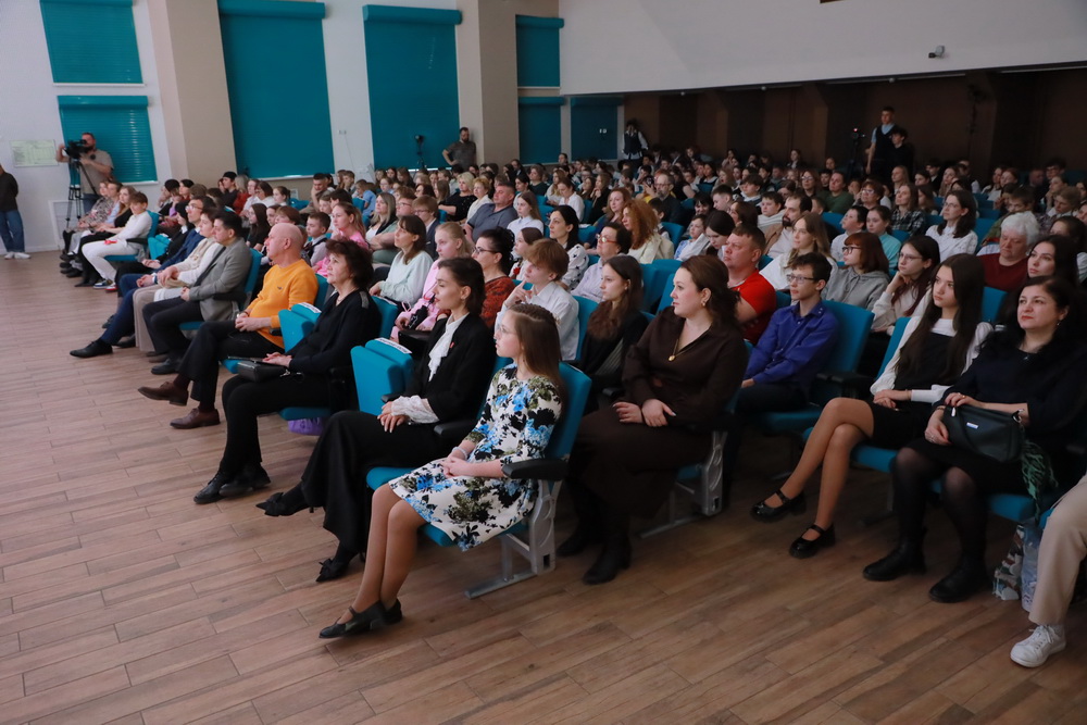 На презентации второй «Книги для Тёмы»