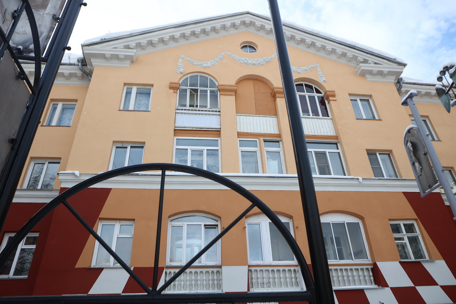 Дом в 1-м Краснодонском переулке, 9