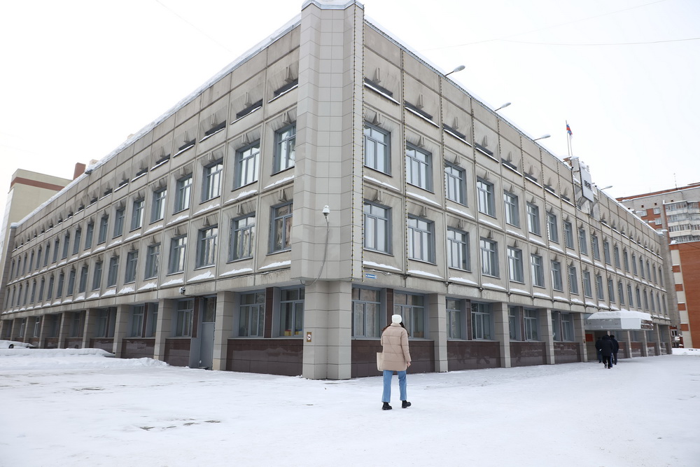 Здание администрации Дзержинского района