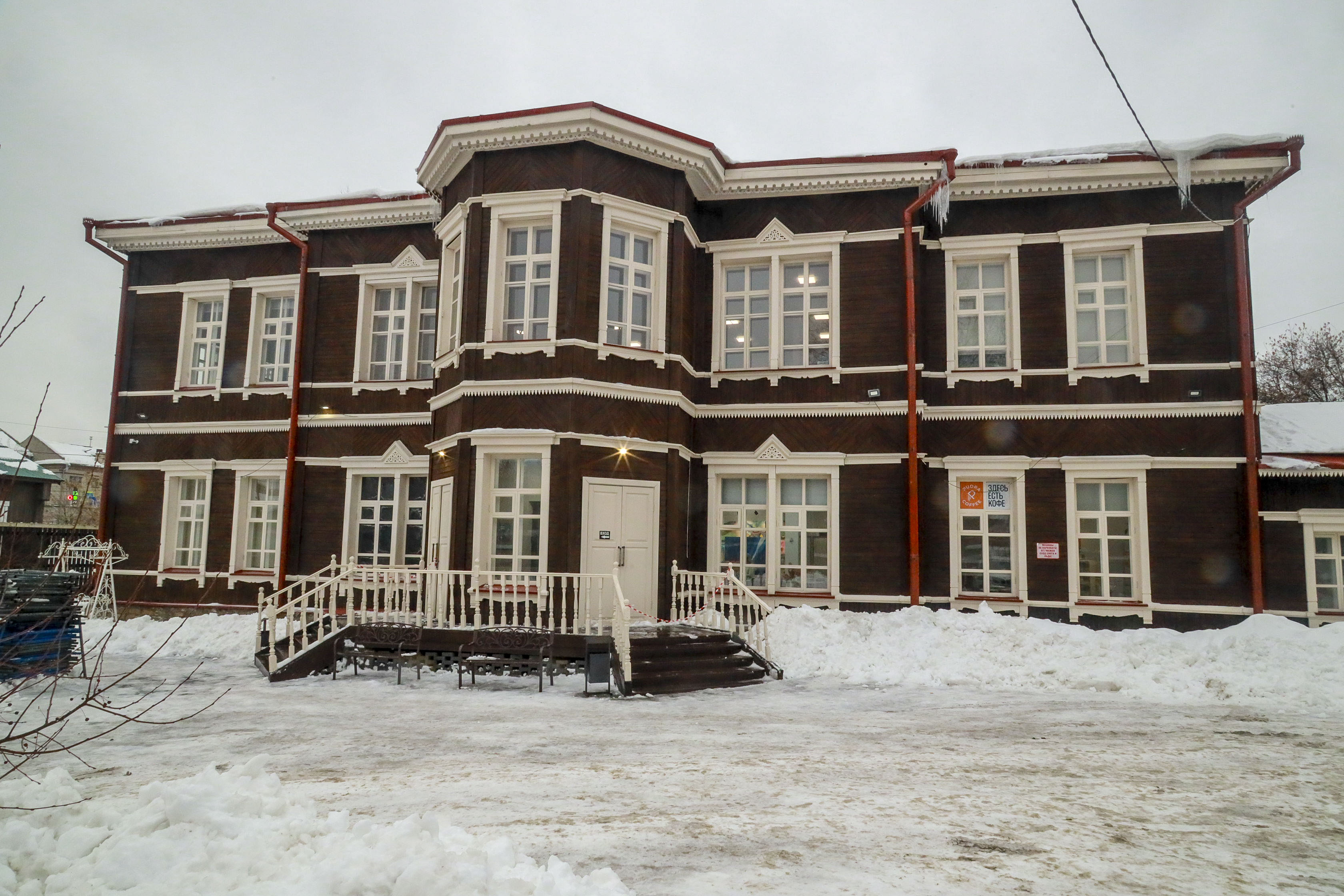 Здание на ул. Владимировской, 10