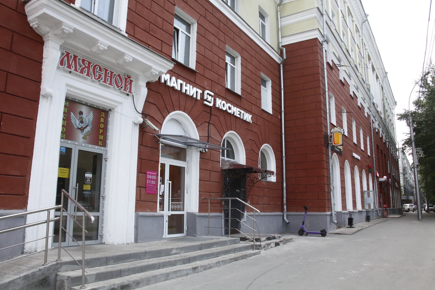 Дом на проспекте Дзержинского, 42