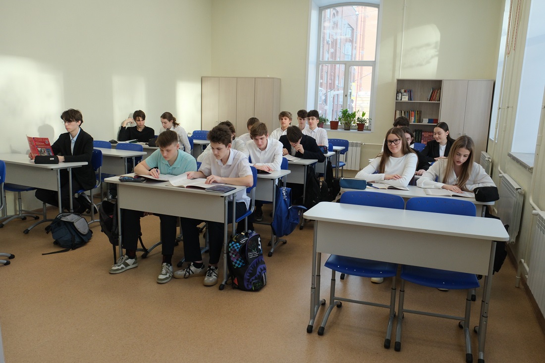 В лицее №12 на улице Серебренниковской