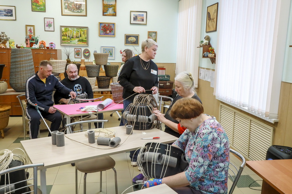 Кирилл Агарков — крайний слева