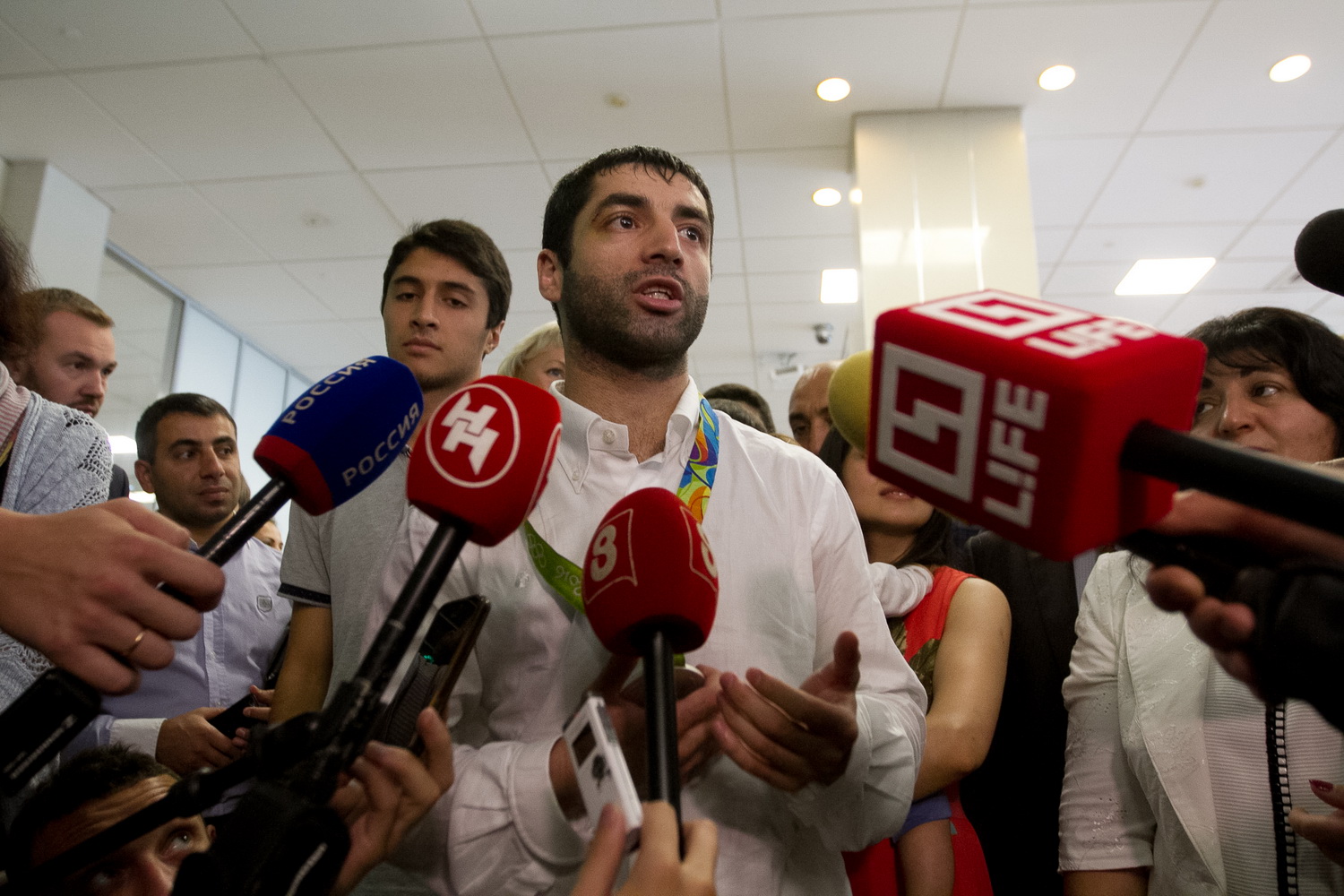 Боксёр Миша Алоян