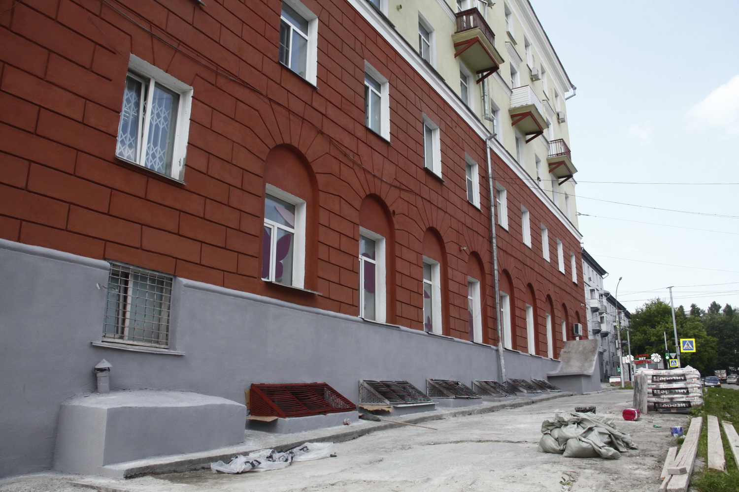 Дом на проспекте Дзержинского, 42