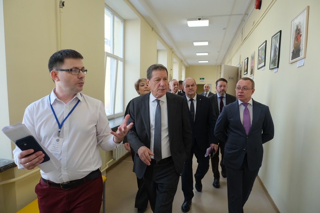 В лицее №12 на улице Серебренниковской