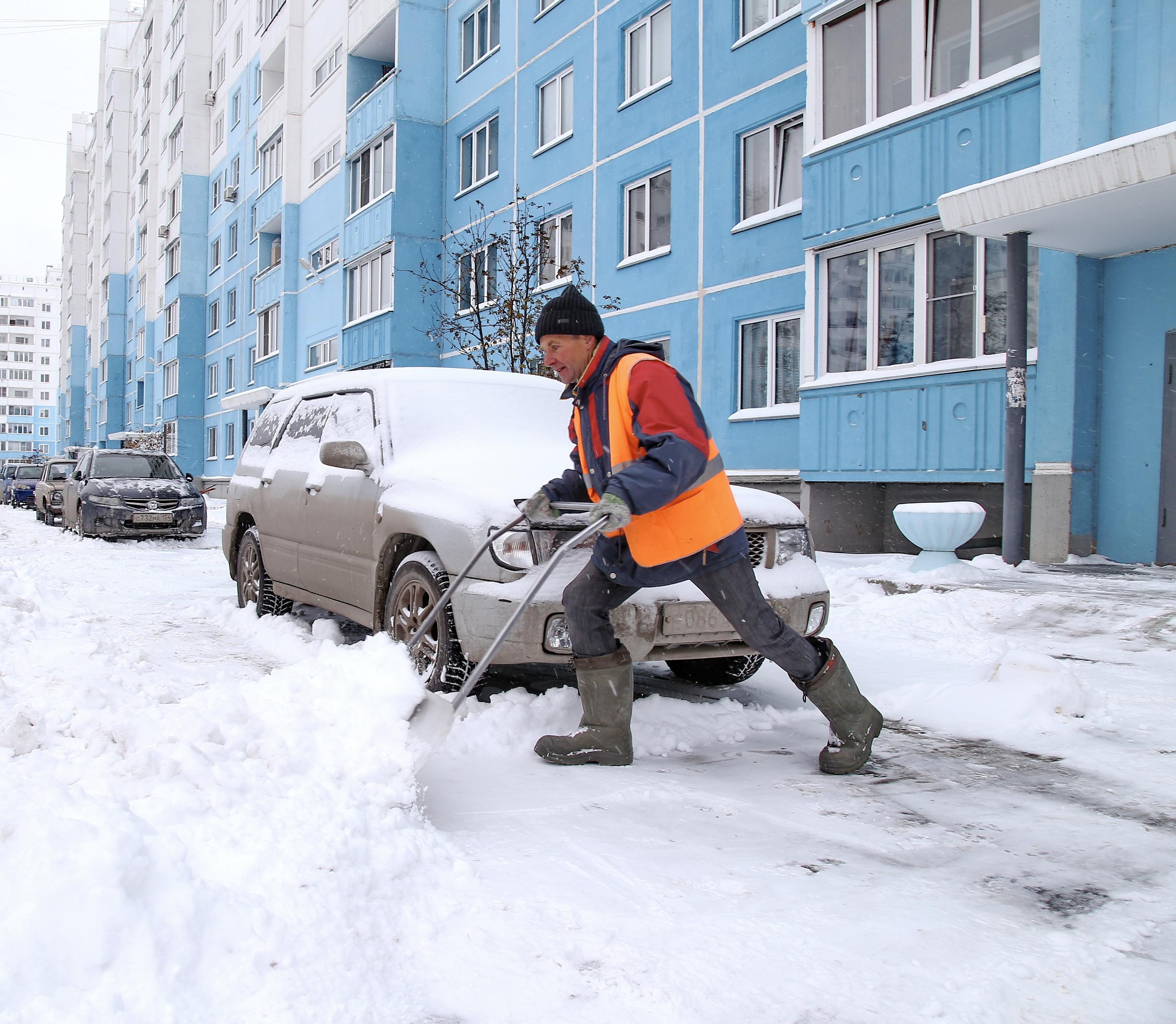 В Новосибирской области остро не хватает дворников, врачей и токарей