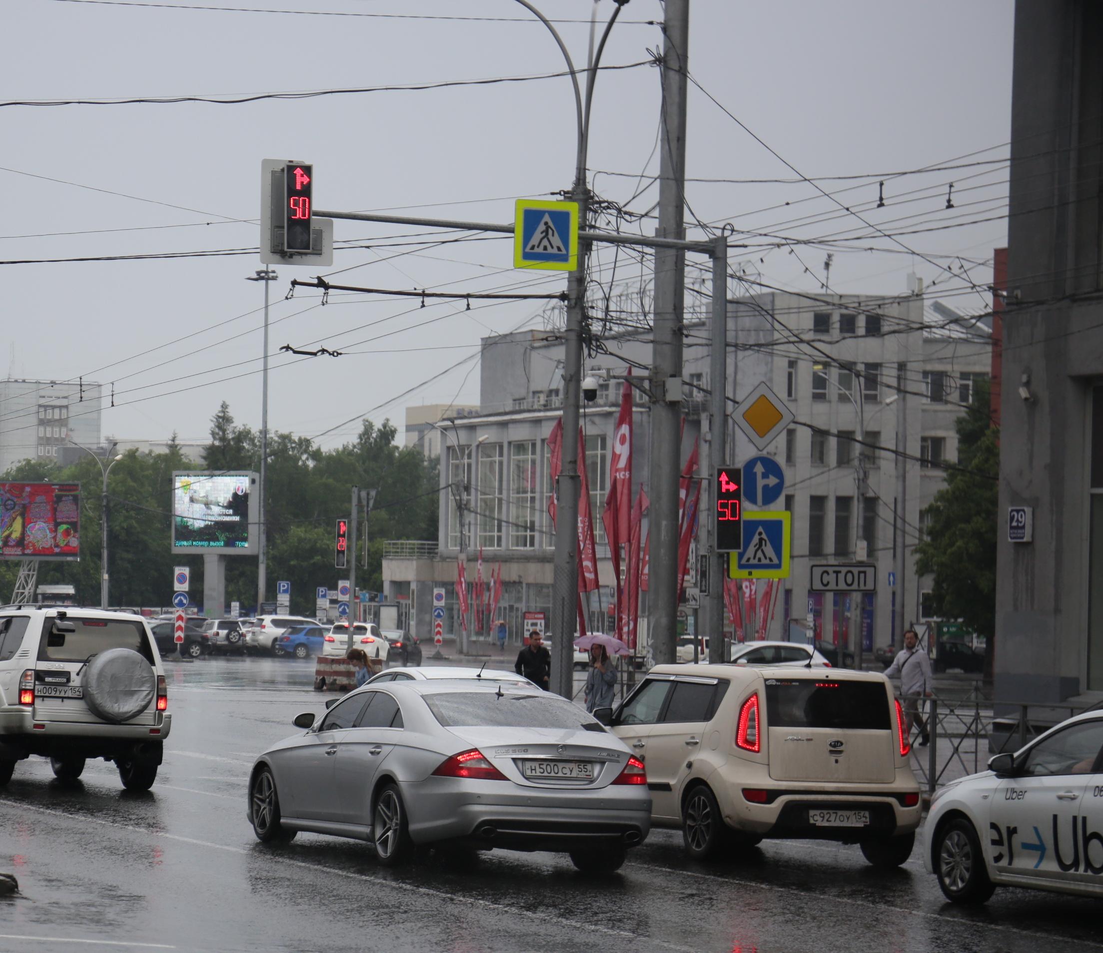 Парковка на площади Ленина станет платной для всех, кроме инвалидов