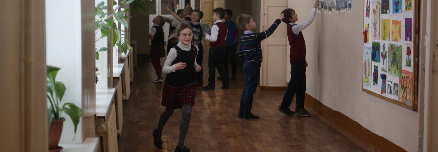 Каникулы в Новосибирской области 2022 у школьников весенние. Каникулы в Ленобласти весенние. Когда распускают школьников.