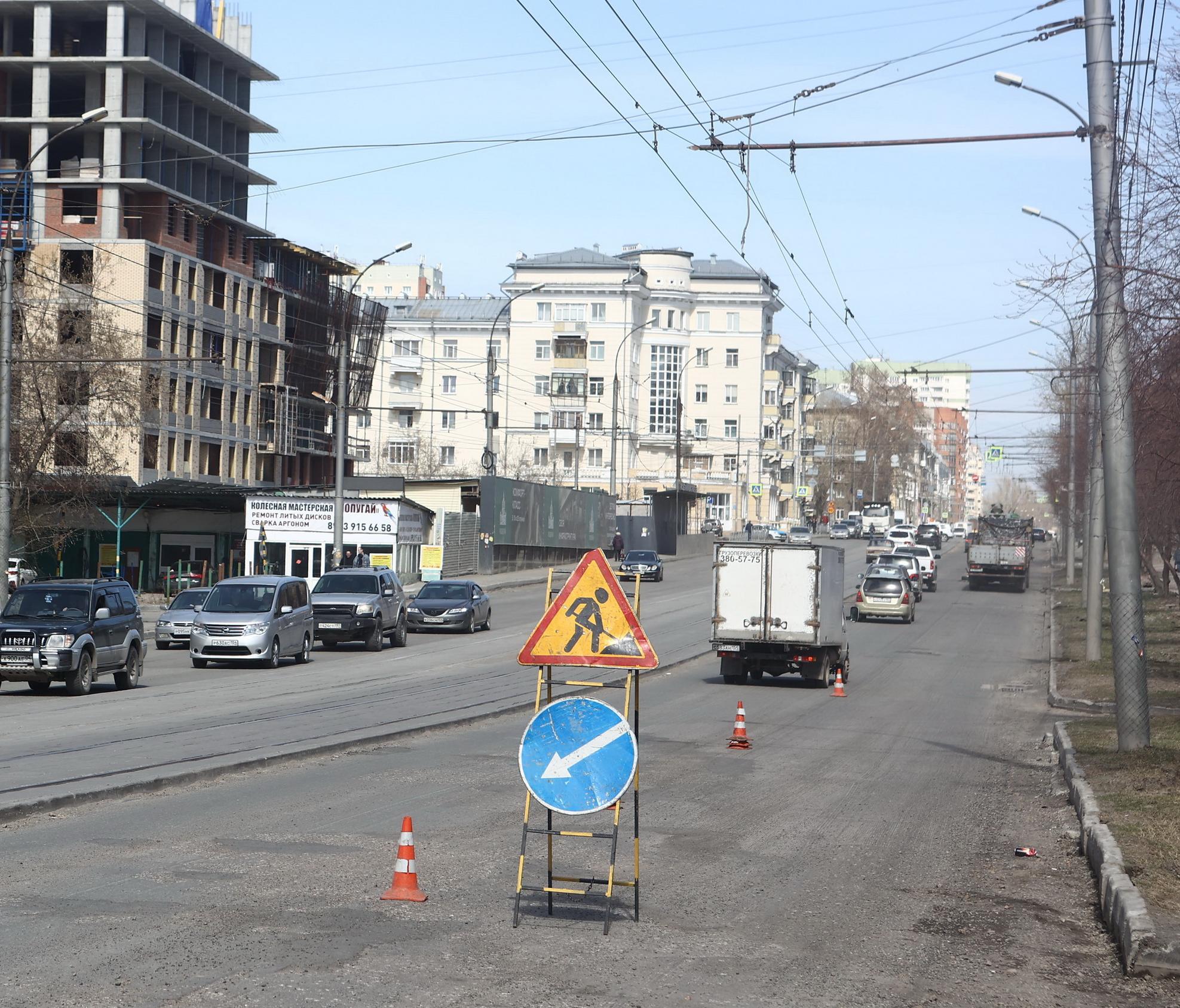 Слой асфальта сняли на Авиастроителей — укладывать новый будут по ночам