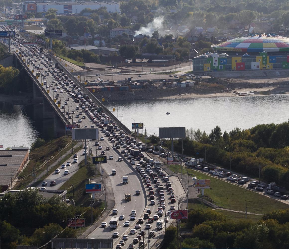 Димитровскому мосту исполнилось 40 лет