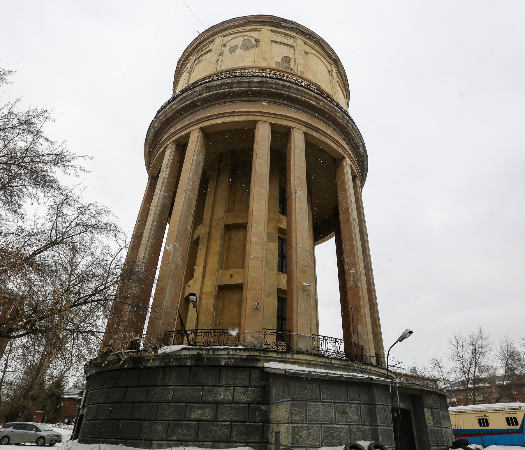 Что скрывает знаменитая башня на площади Маркса в Новосибирске