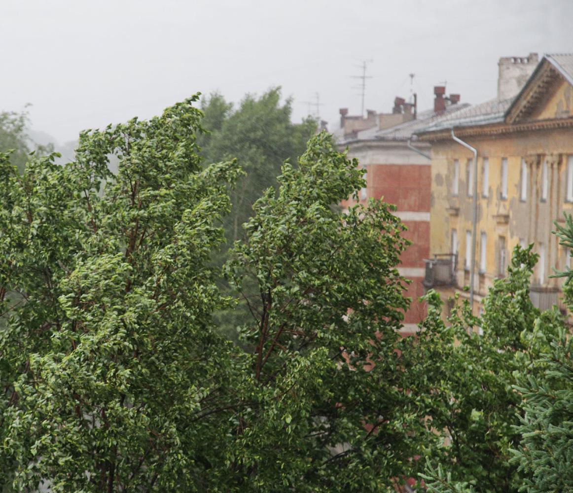 В Новосибирск надвигается шторм —горожан просят не открывать форточки