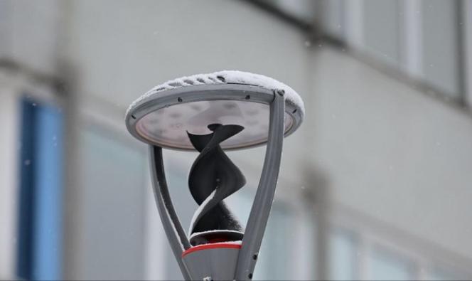 Инновационные фонари с ветрогенератором начали тестировать в Новосибирске