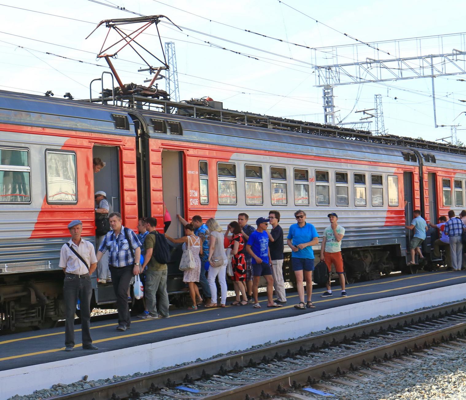 Детей до семи лет теперь можно возить в электричках бесплатно