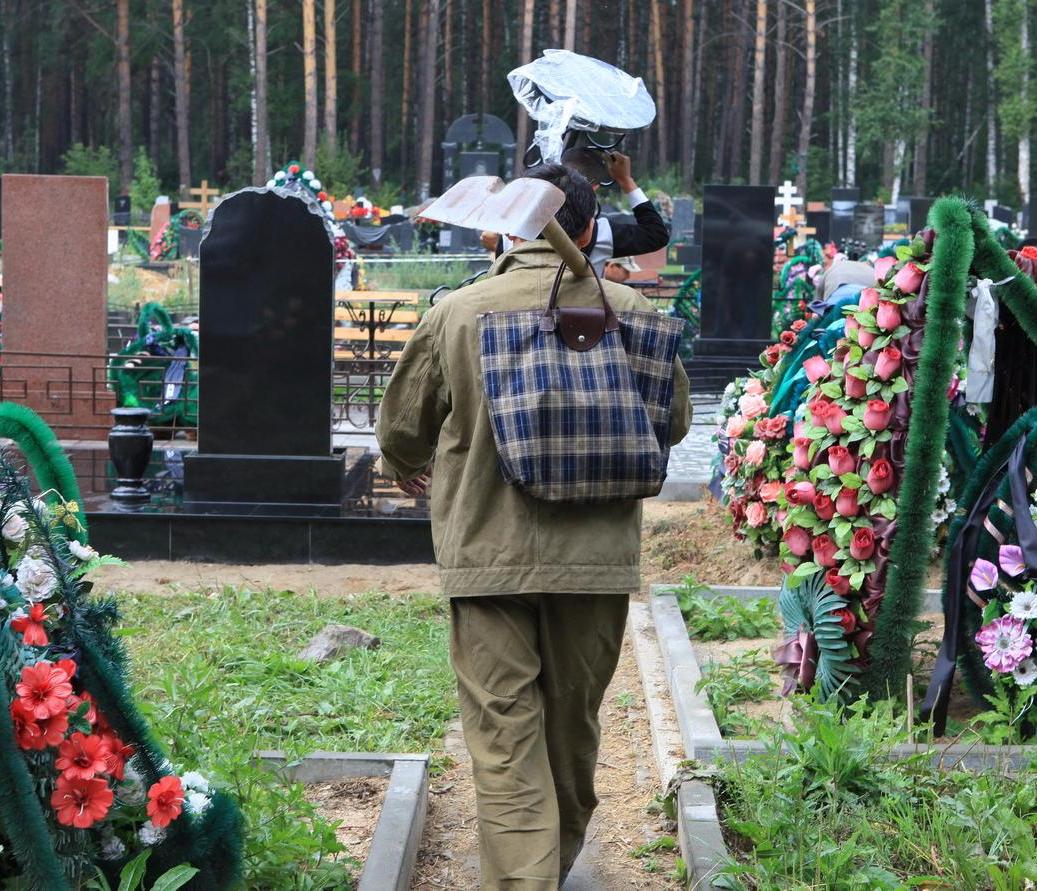 Новосибирские кладбища закрыли за двое суток до Пасхи