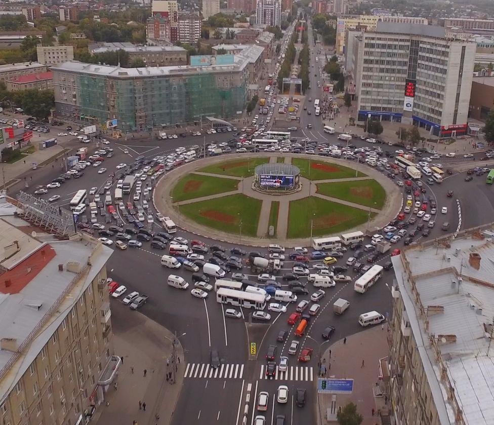 Хоровод продолжается: на кольцах Новосибирска — новые знаки