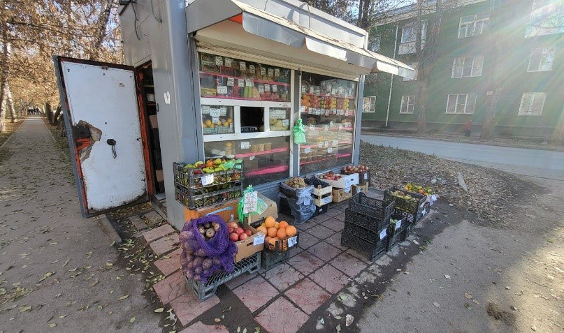 Больше 300 кг товара изъяли у нелегальных торговцев в Новосибирске