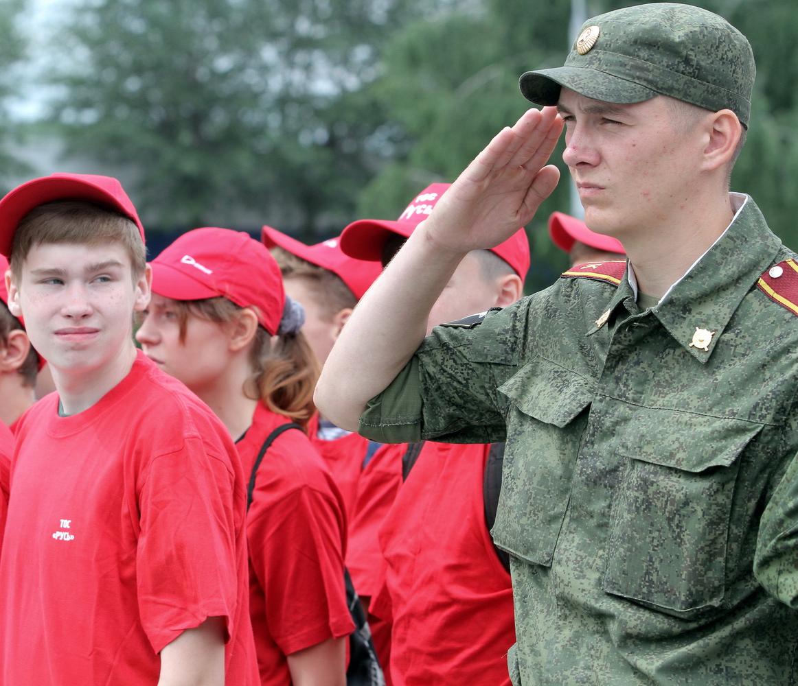 200 школьников прорвались сквозь дымовую завесу в «Зарнице»